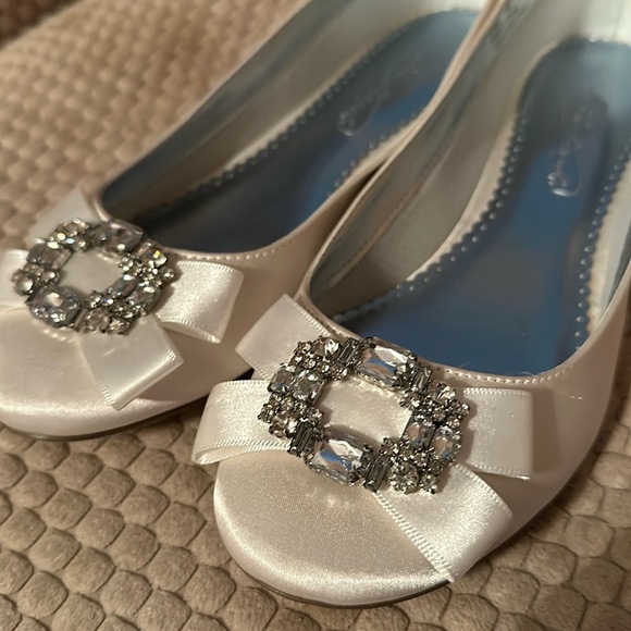 Michaelangelo Shoes - Bridal White Satin Rhinestones Ballet Slippers Flats for Dancing 7